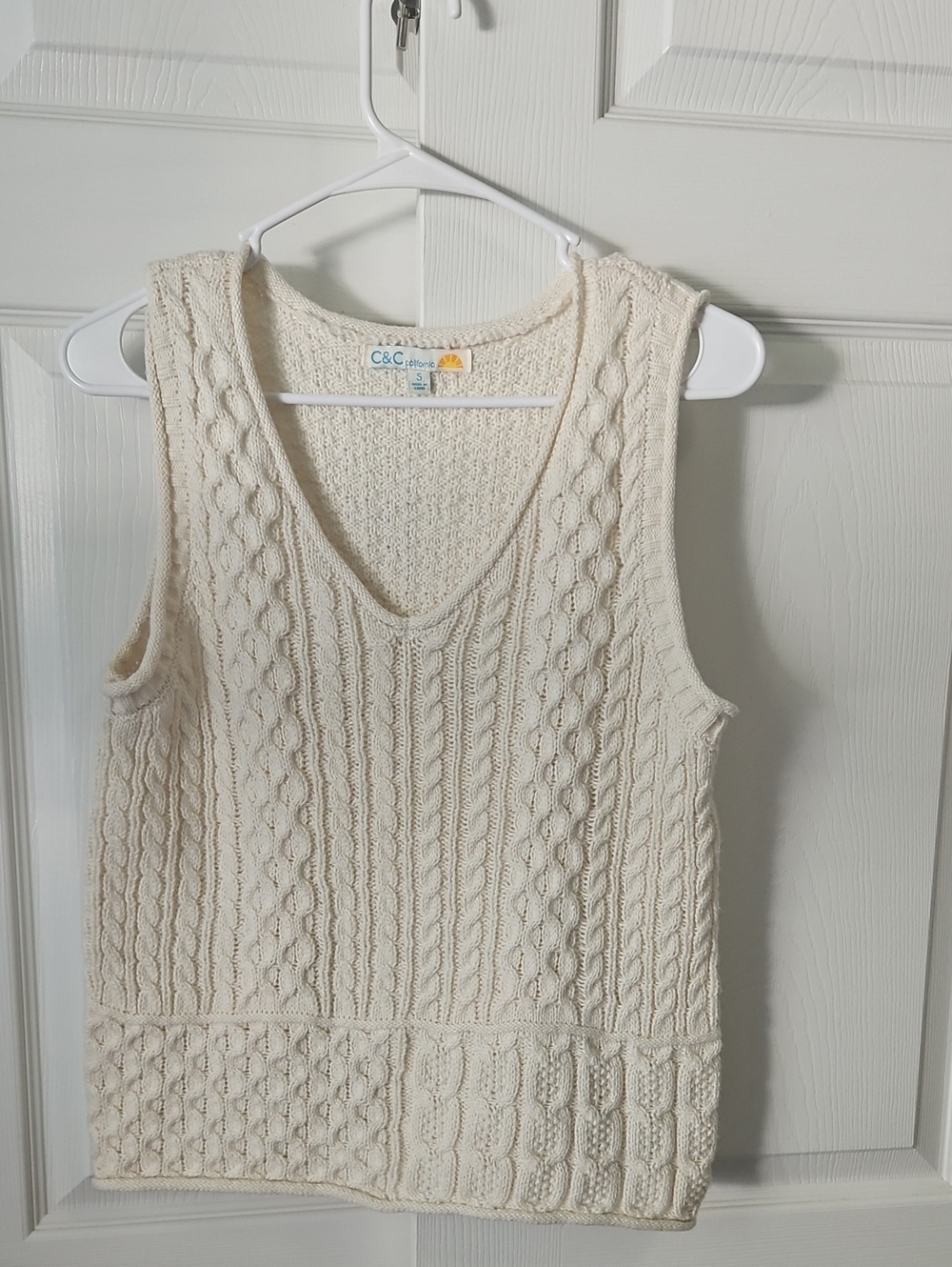 C&C California Cream Cable Knit V-Neck Sweater Vest
